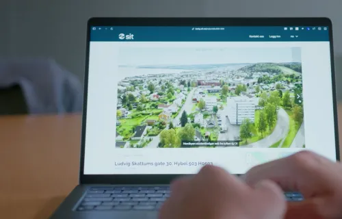 Studentbolig i Gjøvik vist på ny digital boligplattform fra Sit og CGI, på en bærbar PC